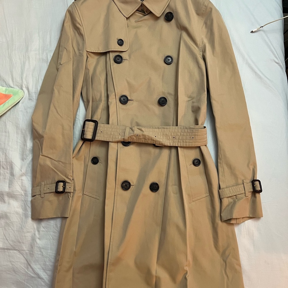 Brand New Burberry Men Kensington Long Trench Coat, Honey, US 40 EU 50